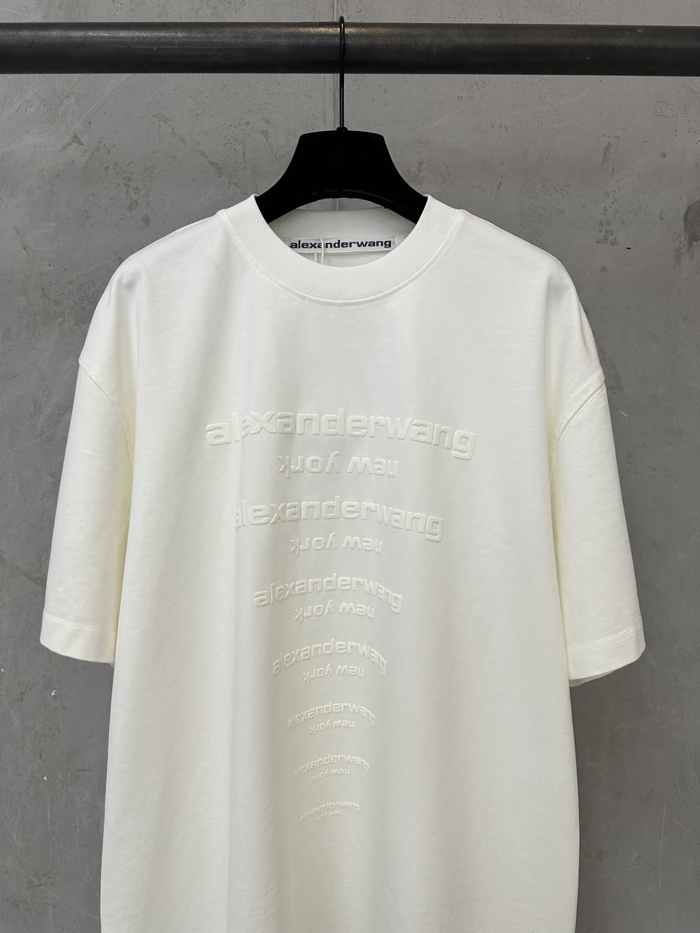 ￼ 145- New Arrival g Alexander wang 2026fw New Arrival T : 2*2 g Color Change Same Style Color: Black White Size: XS S M L XL